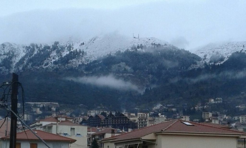 Έπεσαν τα πρώτα χιόνια στον Όλυμπο (φωτο)