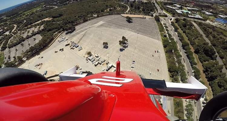 «Κόκκινη δύναμη»: Το γρηγορότερο και ψηλότερο τρενάκι λούνα παρκ της Ευρώπης (βίντεο)
