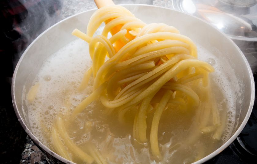 Μειώνουμε τον χρόνο μαγειρέματος των ζυμαρικών στο μισό με αυτόν τον τρόπο