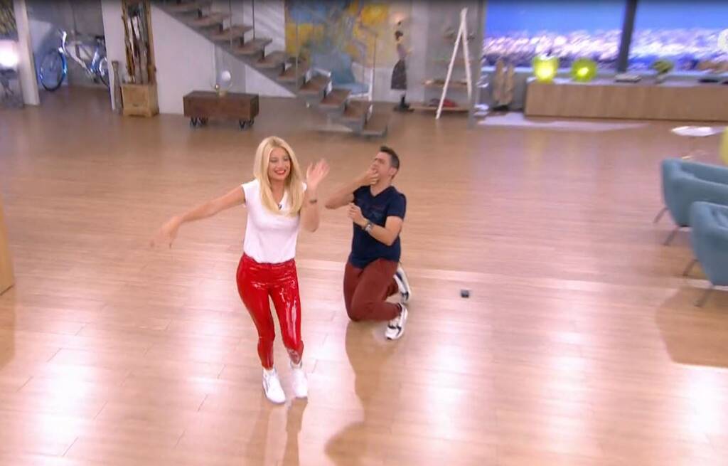 «Τρέλανε» κόσμο η Φαίη Σκορδά με το τσιφτετέλι της – Φωτιά στα…«κόκκινα» (βίντεο)