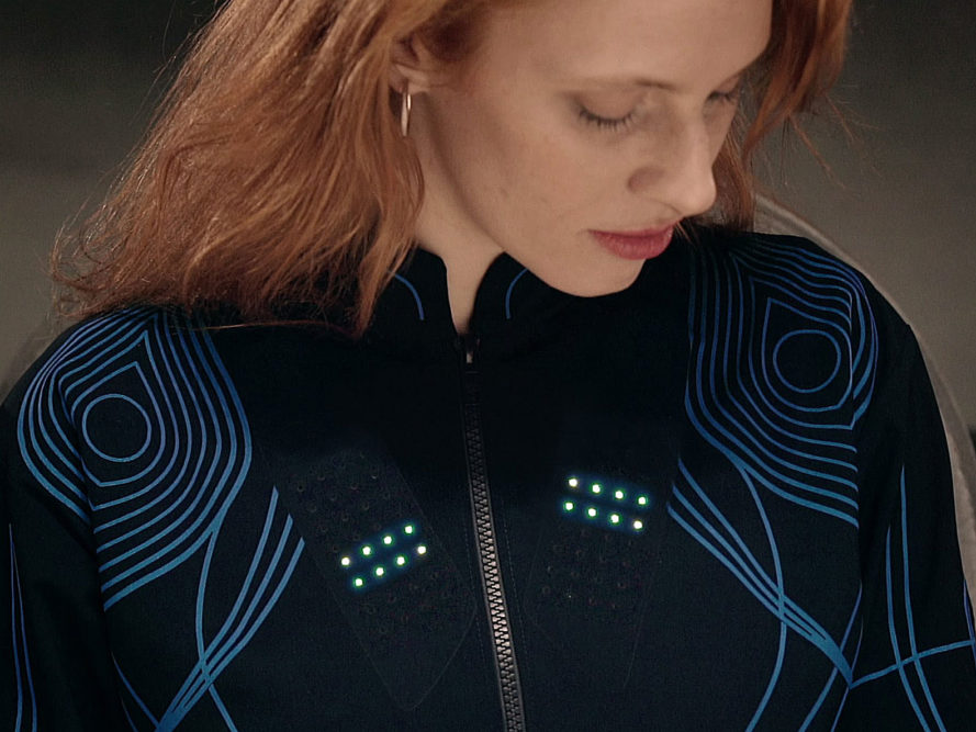 Κατασκευάστηκε η πρώτη «μπλούζα του ήχου» – Επιτρέπει στους κωφούς να αισθάνονται την μουσική (φωτο)