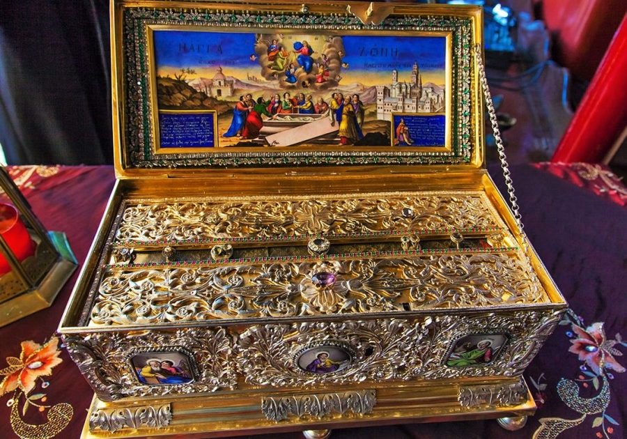 «Η Τιμία Ζώνη της Παναγίας μοσχοβόλησε στο χειρουργείο και το παιδί έγινε καλά!»