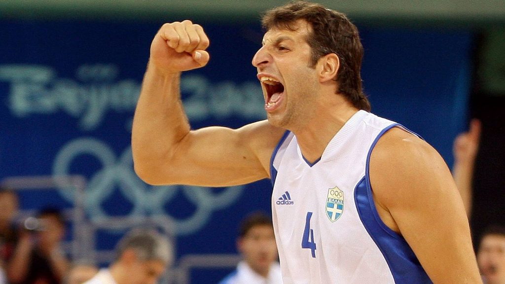 To δώρο του Θ. Παπαλουκά στον Β. Σπανούλη για το έκτο παιδί (φωτο)