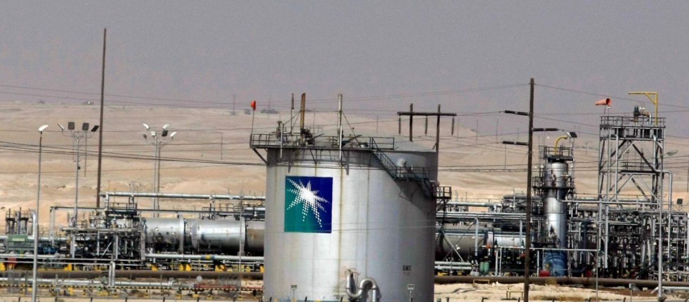 Σαουδική Αραβία: Η πετρελαϊκή παραγωγή μειώθηκε κατά 660.000 βαρέλια την ημέρα