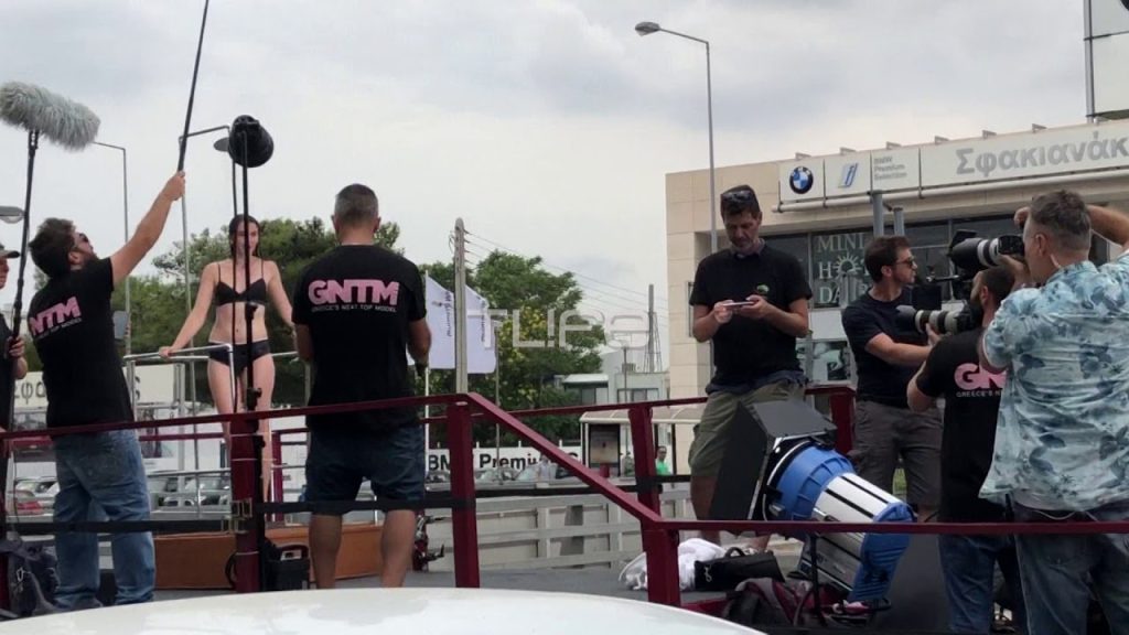 Κατήγγειλαν τα ημίγuμνα μοντέλα του GNTM – Τι συνέβη τελικά με την άδεια από την Τροχαία; (φωτο)
