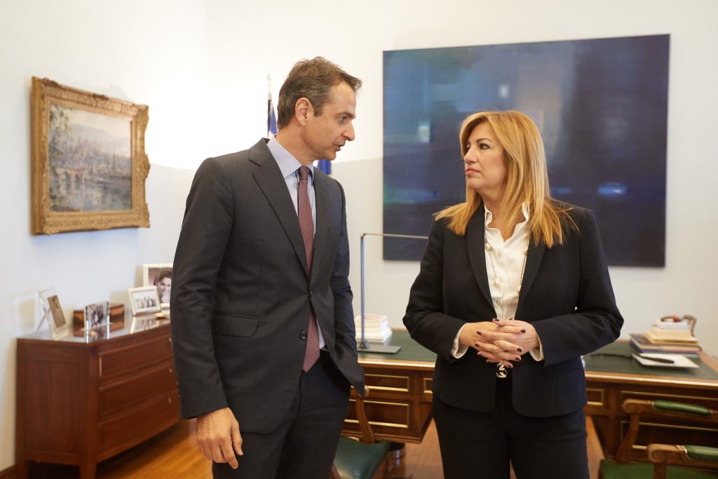 Φ.Γεννηματά προς Κ.Μητσοτάκη: «Αν και άρρωστη ήρθα εδώ να μιλήσουμε»