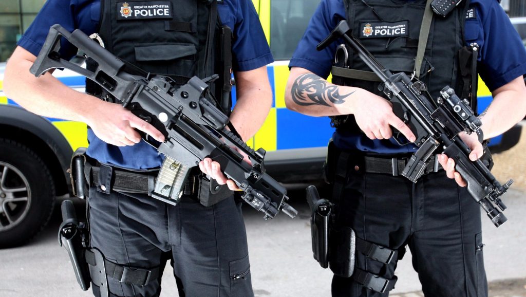 Επίθεση με μαχαίρι στο Μάντσεστερ: Πολλοί τραυματίες –  Συνελήφθη ο δράστης (φωτό, βίντεο)