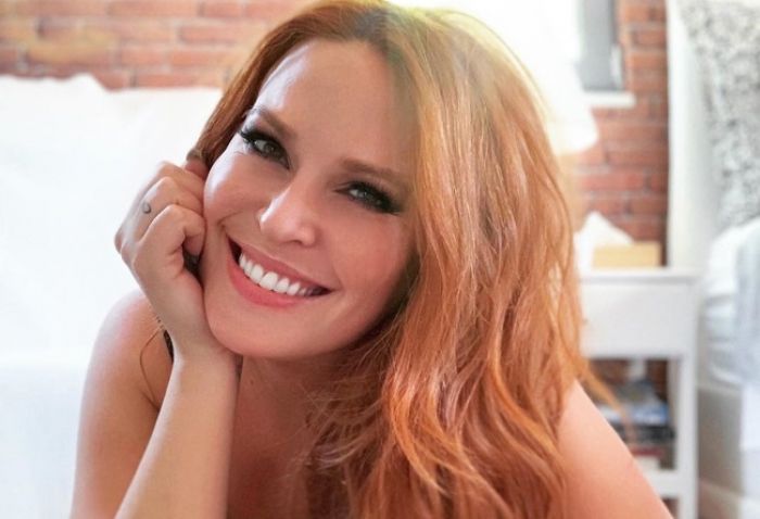 H Σίσσυ Χρηστίδου φωτογραφίζεται στην κρεβατοκάμαρά της (φωτο)