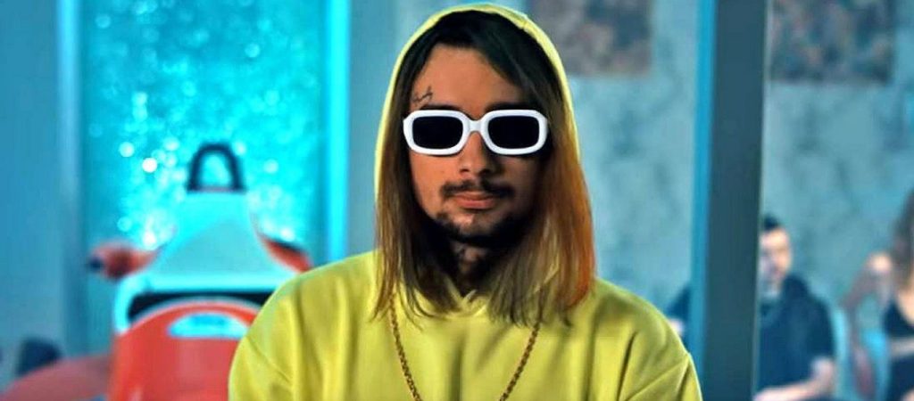 Απίστευτο: Ο Sin Boy είχε κυκλοφορήσει τραγούδι και κλιπ με το αληθινό του όνομα αλλά κανείς δεν τον αναγνώρισε (βίντεο)