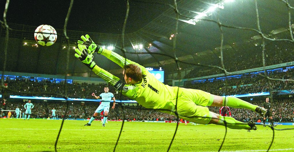 Ξεκαρδιστικό λάθος: Ο τερματοφύλακας του Σαν Μαρίνο ξεχάστηκε και έπιασε τη μπάλα εκτός περιοχής (βίντεο)