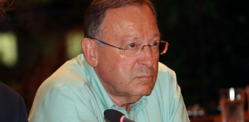 Ανδρέας Φουστάνος: Ο γνωστός πλαστικός χειρουργός μας ξεναγεί στο εντυπωσιακό σπίτι του (βίντεο)