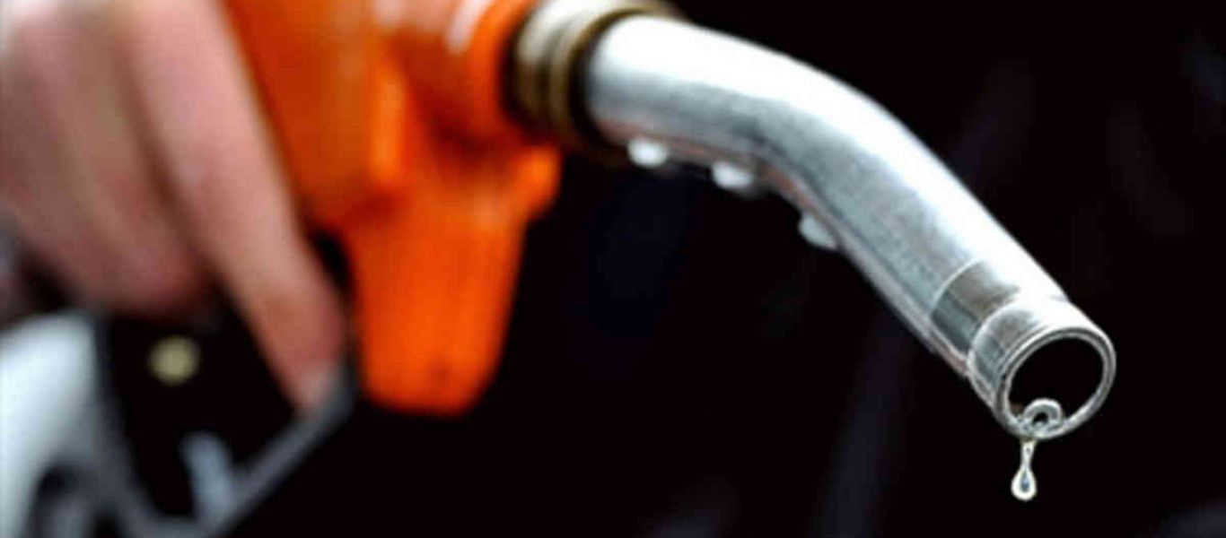 Πρόεδρος πρατηριούχων: «Η τιμή του πετρελαίου θα ξεκινήσει από 1,04 ευρώ – Χαμηλότερη από πέρσι»