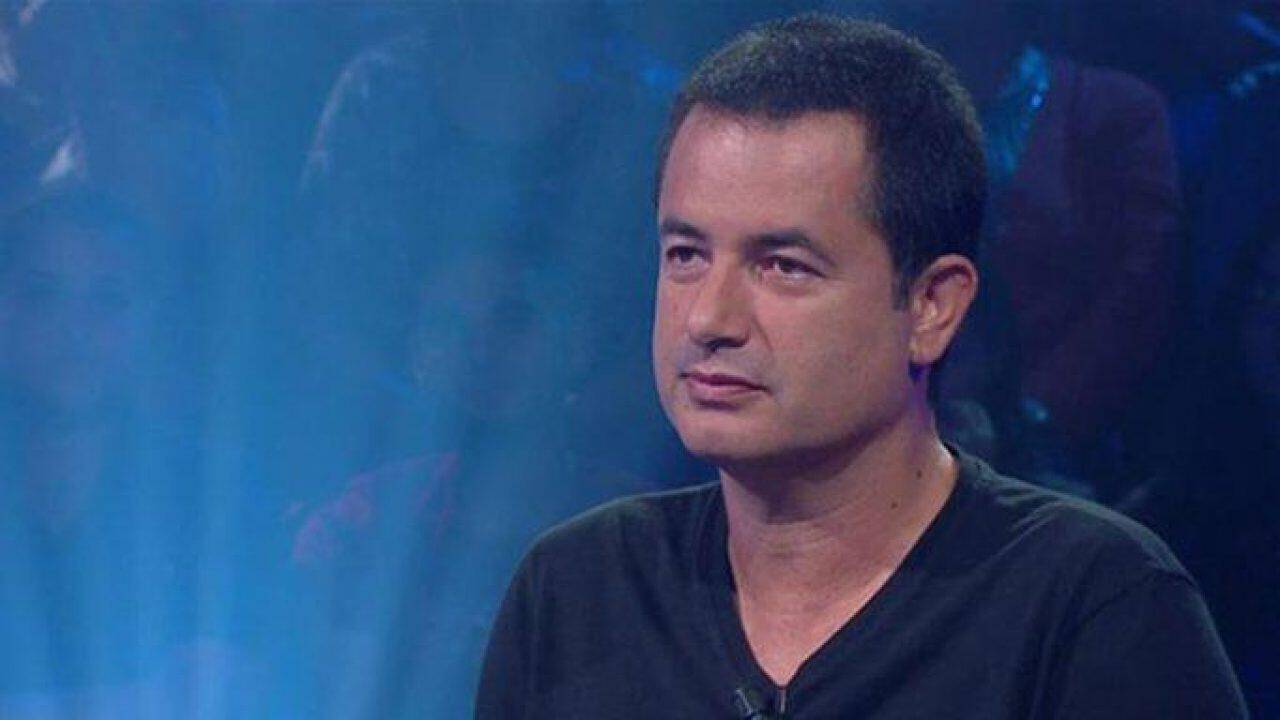 Ατζούν Ιλιτζαλί: Ο συνεργάτης του ΣΚΑΪ συνεχάρη τους Τούρκους ποδοσφαιριστές για τον χαιρετισμό της τουρκικής εισβολής!