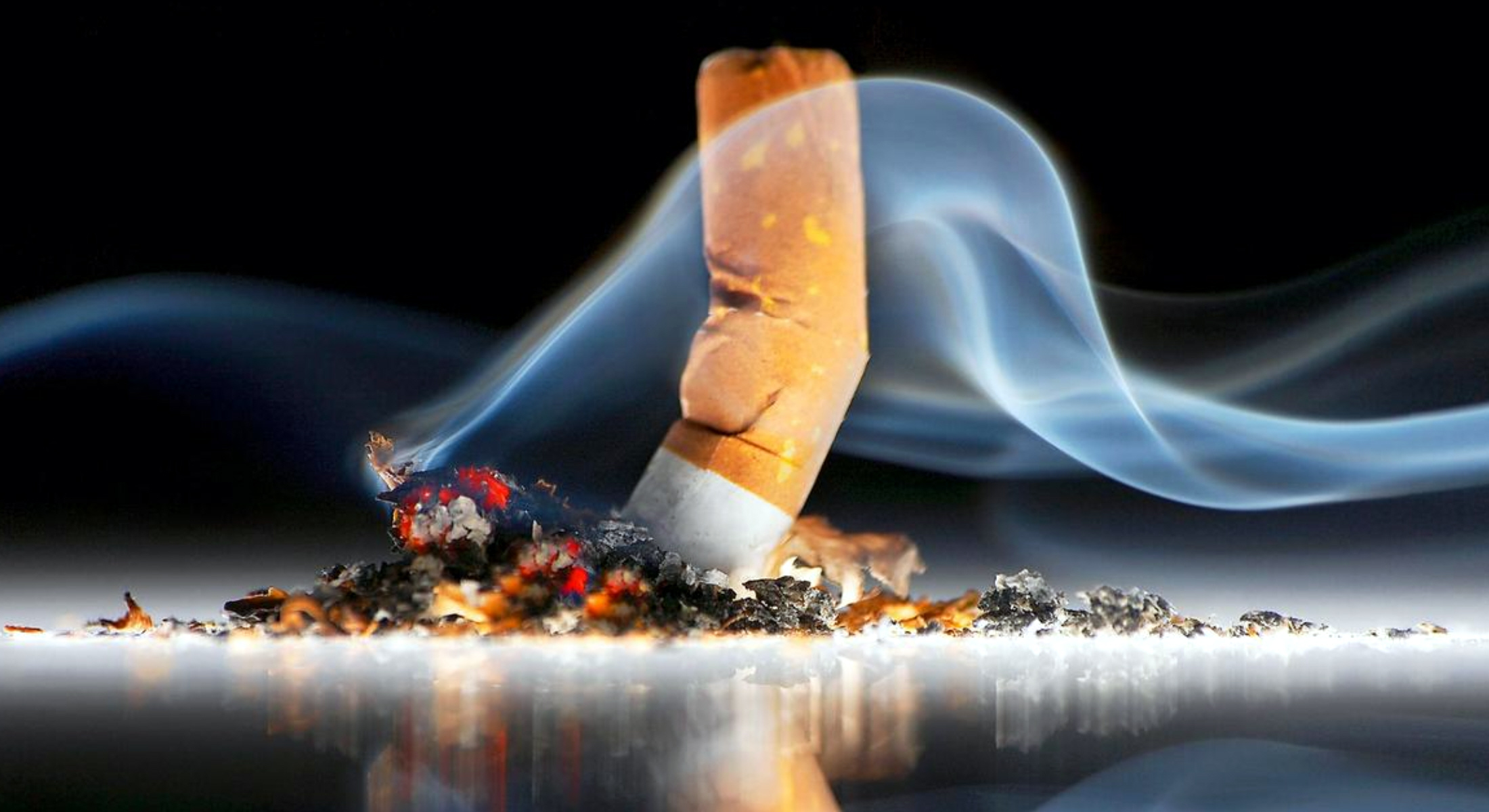 Οι Έλληνες κόβουν το τσιγάρο –  Μείωση ρεκόρ τα τελευταία χρόνια