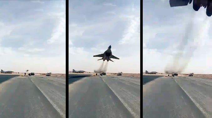 Αλγερία: Χαμηλή πτήση MiG-29 λίγα μέτρα πάνω από το έδαφος