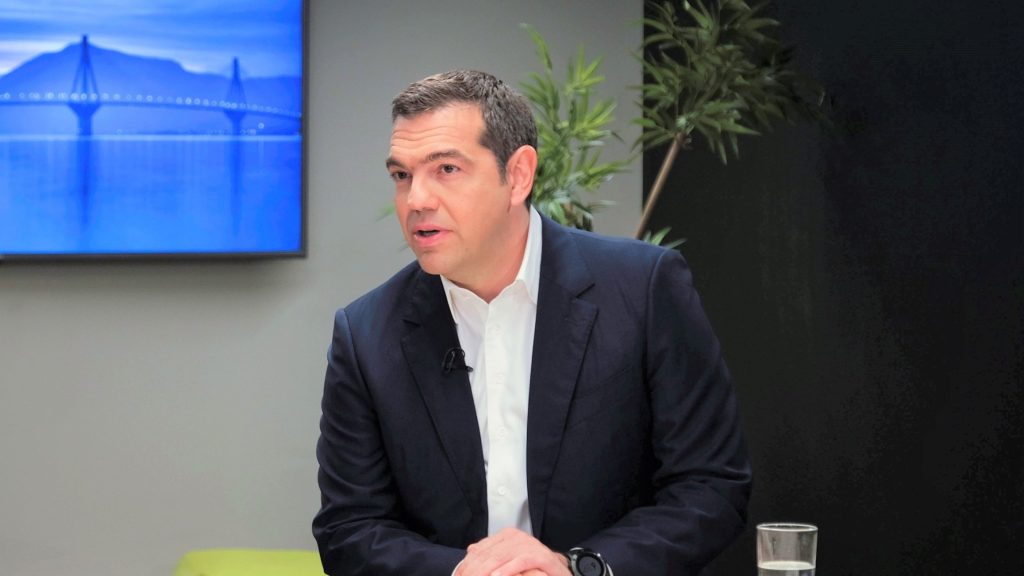 Τι συμβαίνει με τις γνώσεις γεωγραφίας του Α.Τσίπρα; – Πήγε στην Ακράτα και είπε ότι είναι… στην Άνω Ακράτα (βίντεο)