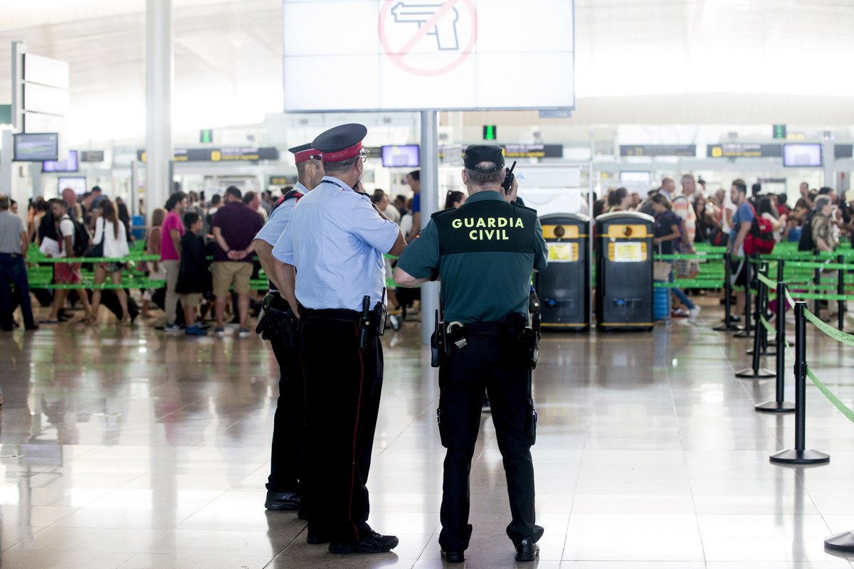Χάος στο αεροδρόμιο της Βαρκελώνης – Δεκάδες πτήσεις ακυρώθηκαν λόγω των μαζικών διαδηλώσεων