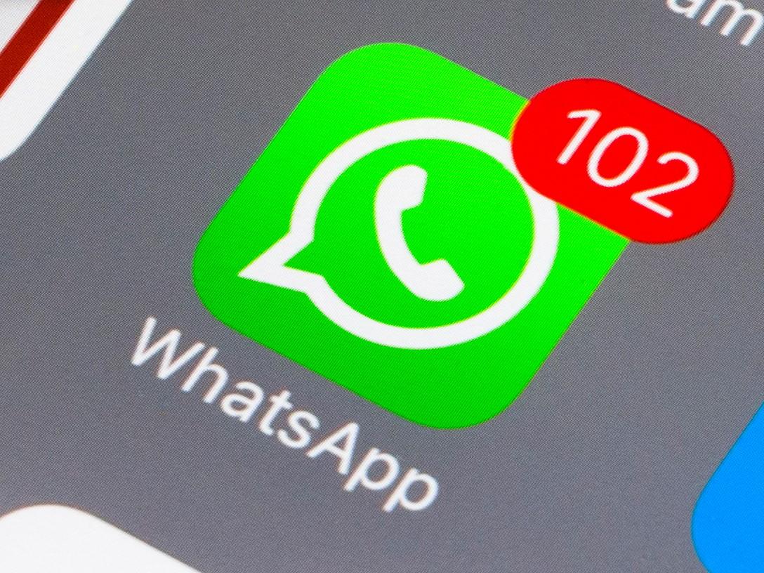 WhatsApp: Πώς οι χάκερ κλέβουν προσωπικά δεδομένα – Τι να κάνετε για το αποφύγετε