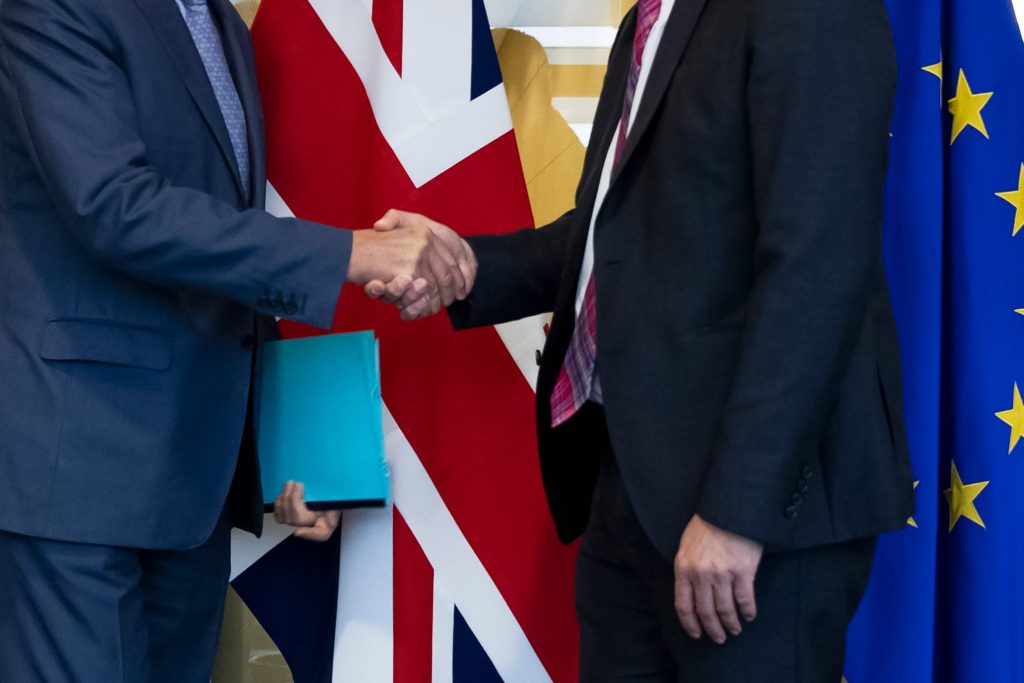 Brexit: Πιθανόν και σήμερα «κλειδώνει» η συμφωνία Η.Β. με ΕΕ