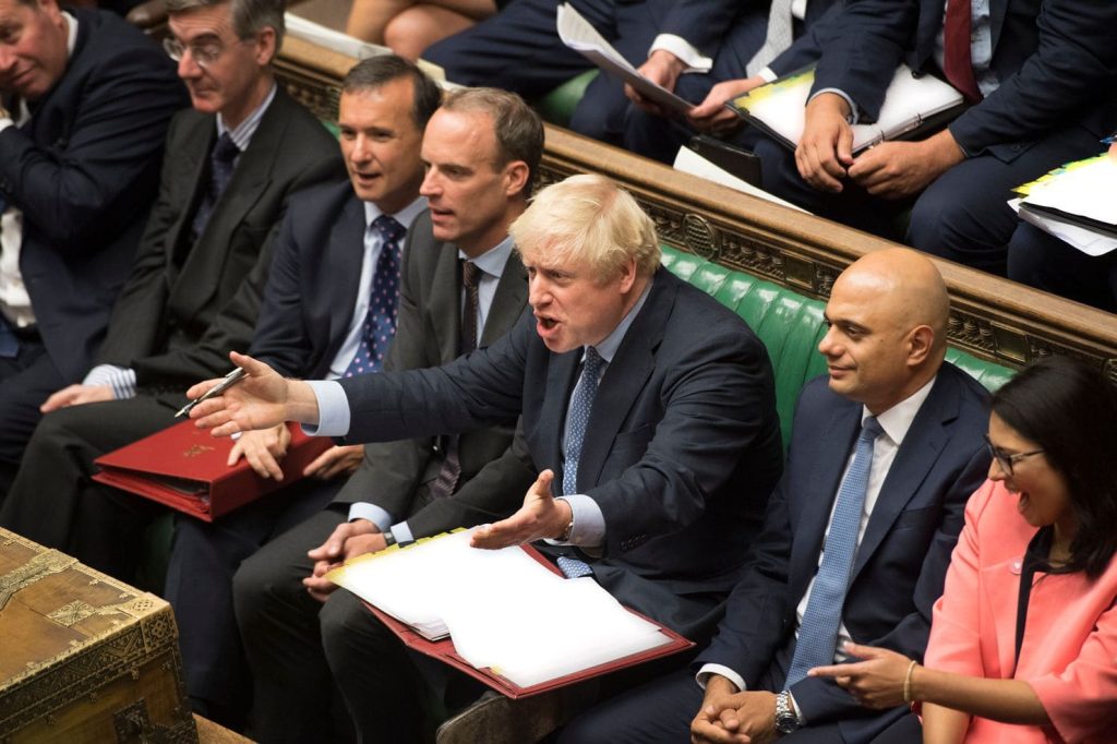«Με κομμένη την ανάσα» η ψηφοφορία για το Brexit στην βρετανική Βουλή: Ή βγαίνουν από ΕΕ ή «μπαίνουν» σε περιπέτειες