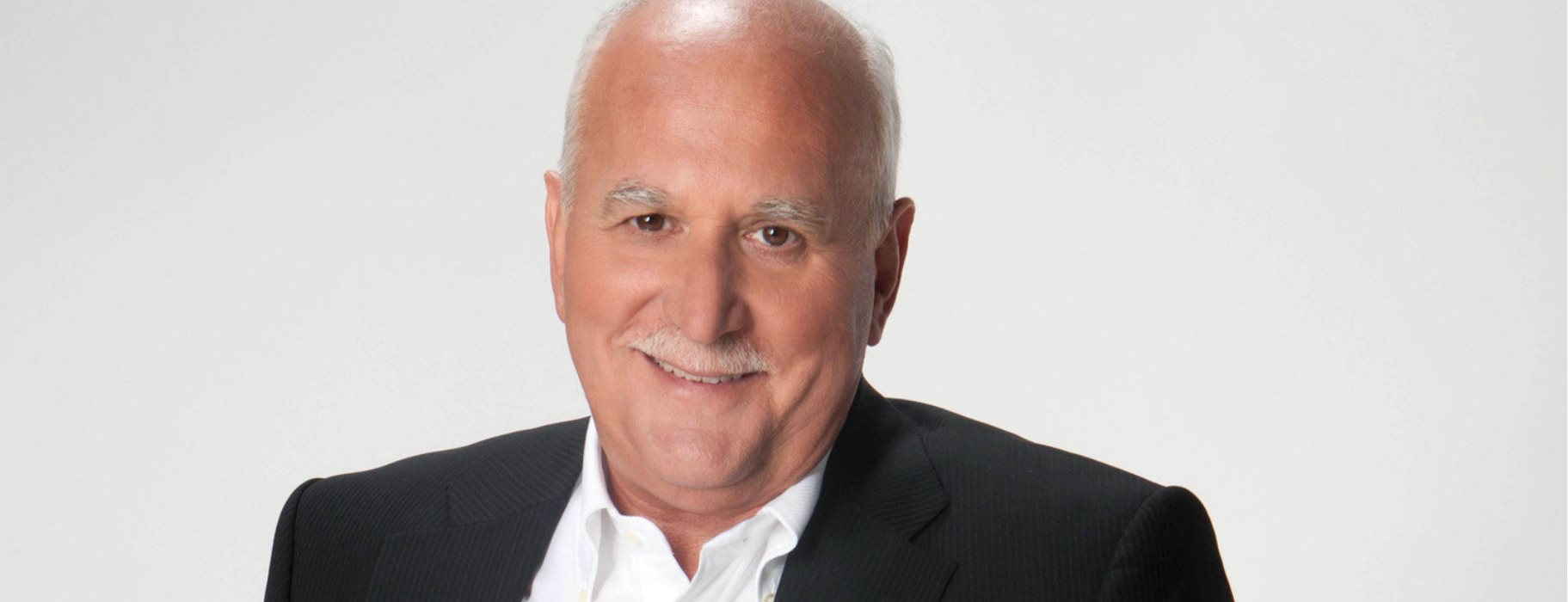 «Άφωνοι» οι συνεργάτες του Γιώργου Παπαδάκη με την ατάκα του: «Είσαι άσχετος – Φύγε με τον πεοδείκτη» (βίντεο)