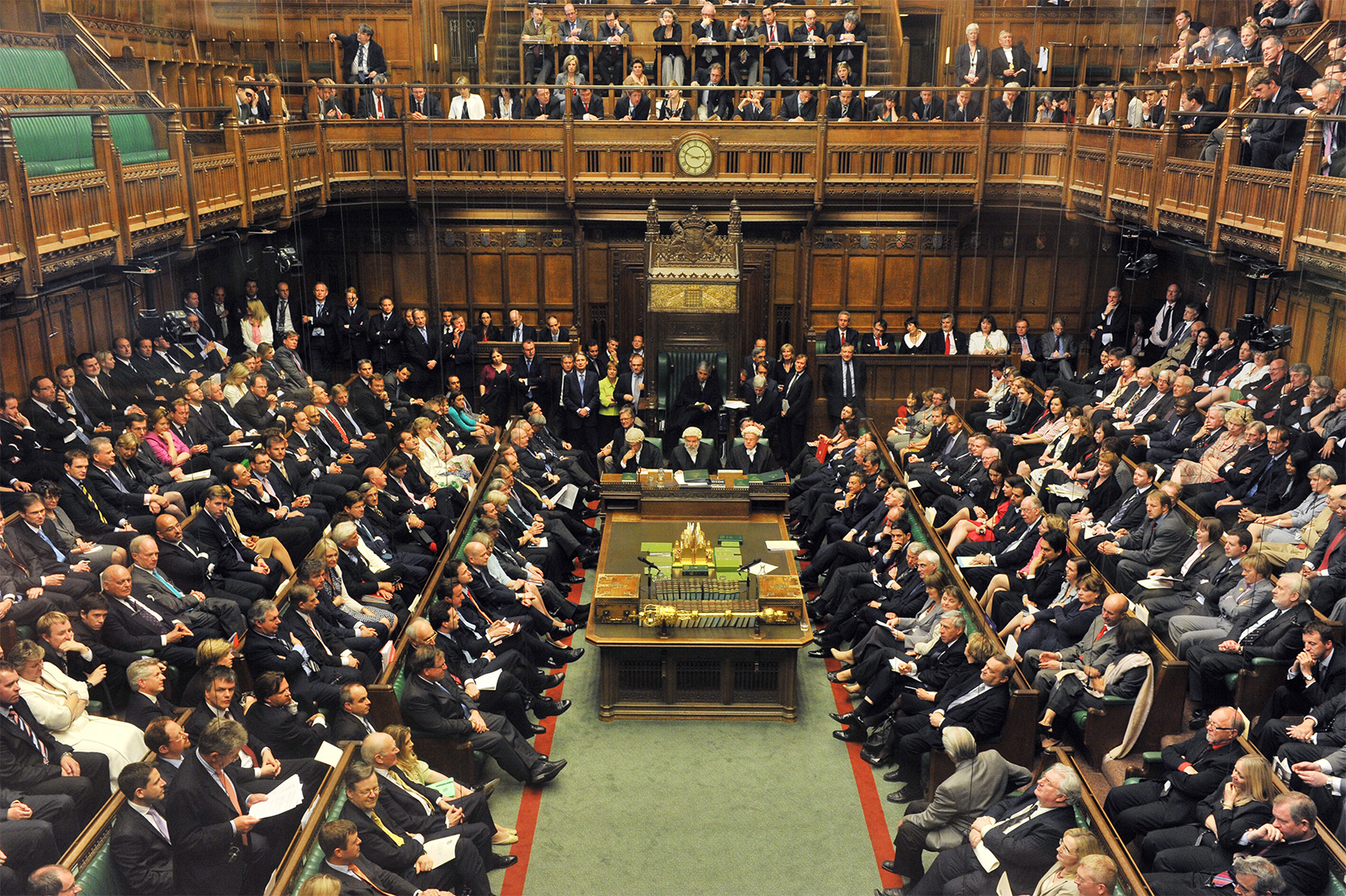 Βρετανία: Αναβλήθηκε η συζήτηση για το Brexit – Θα τη φέρει στο κοινοβούλιο ξανά την Τρίτη ο Τζόνσον