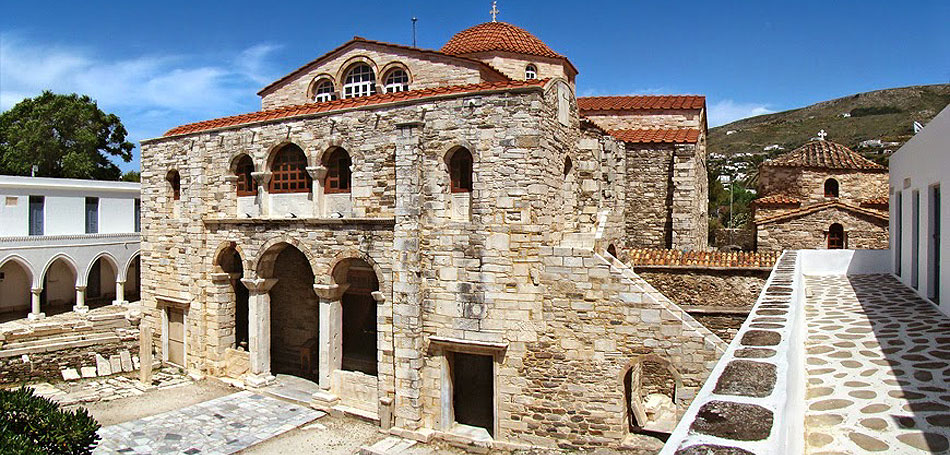 Γιατί η Παναγία Εκατονταπυλιανή έχει τις 99 πύλες φανερές και την μία αόρατη;