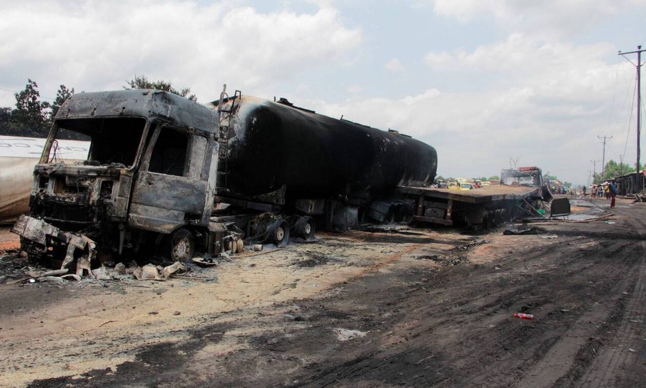 Κονγκό: Τουλάχιστον 30 νεκροί σε δυστύχημα με λεωφορείο – Ανετράπη και έπιασε φωτιά