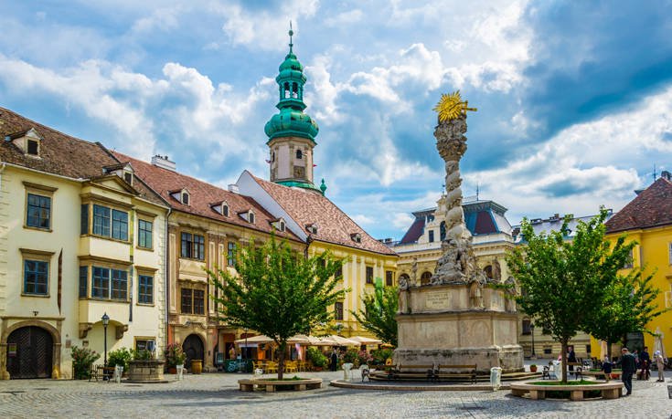 Σοπρόν: Η πόλη που είναι «βυθισμένη» στην μεσαιωνική ατμόσφαιρα (φωτό)