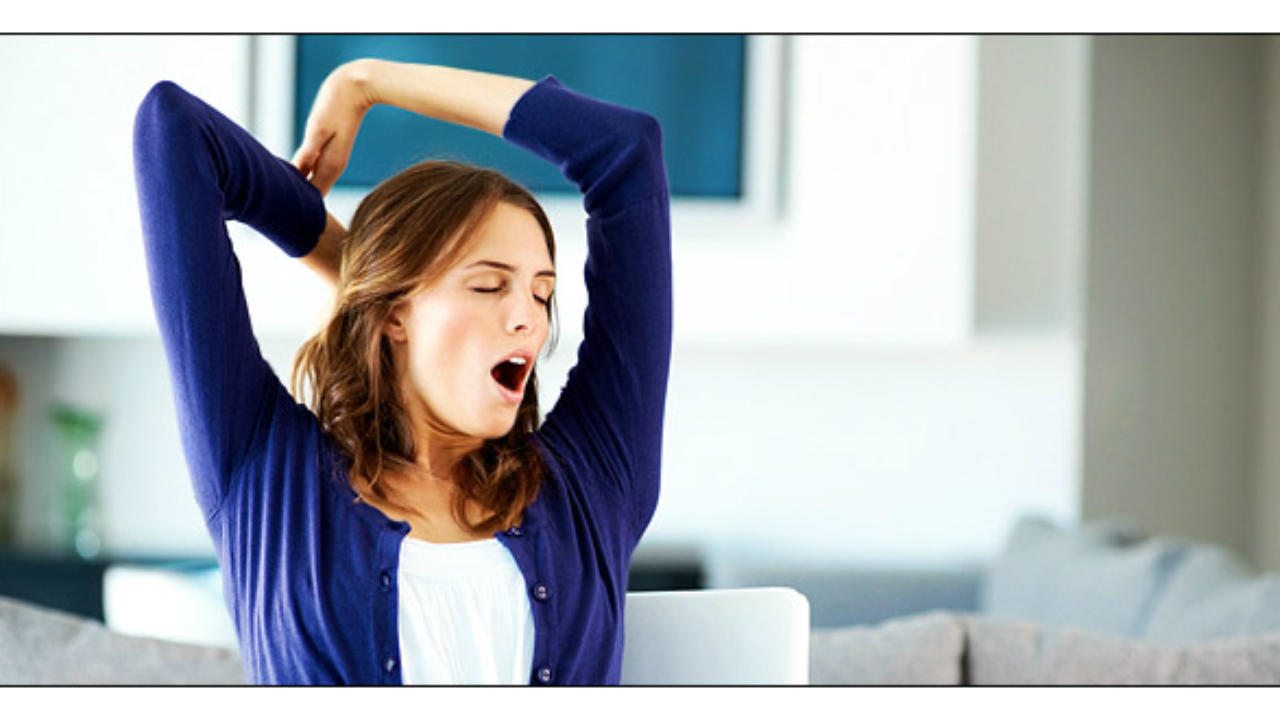 Ιδού ο λόγος που μας πιάνει υπνηλία μετά το φαγητό