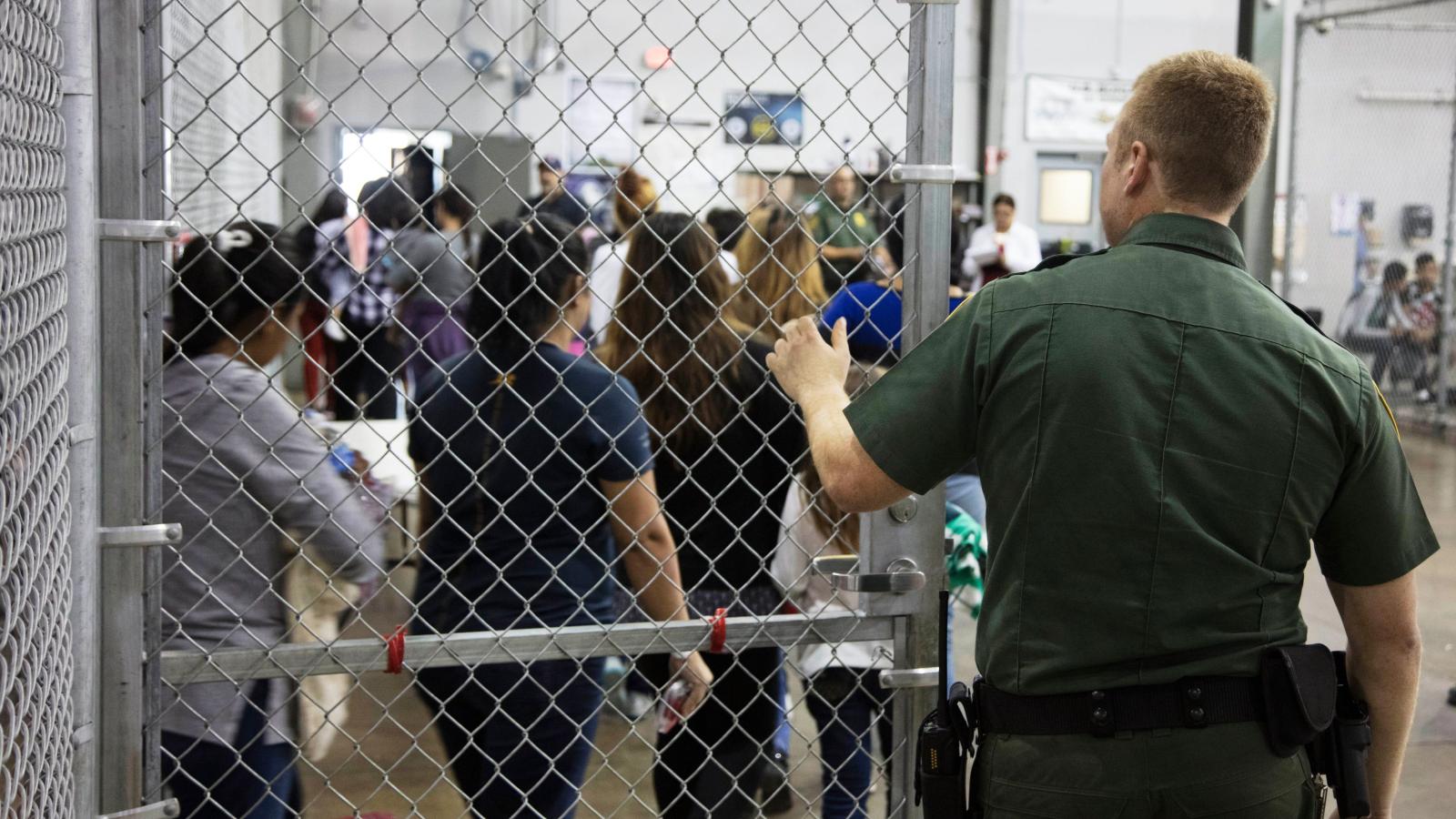 ΗΠΑ: Θα παίρνουν δείγματα DNA από τους παράνομους μετανάστες