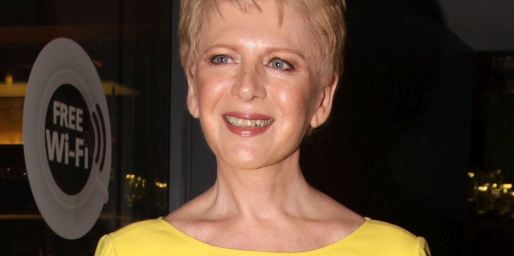 Έξαλλη η Έλενα Ακρίτα: «Στο Τζόκερ σας έπιασε ο πόνος να προστατέψετε τα ανήλικα;»