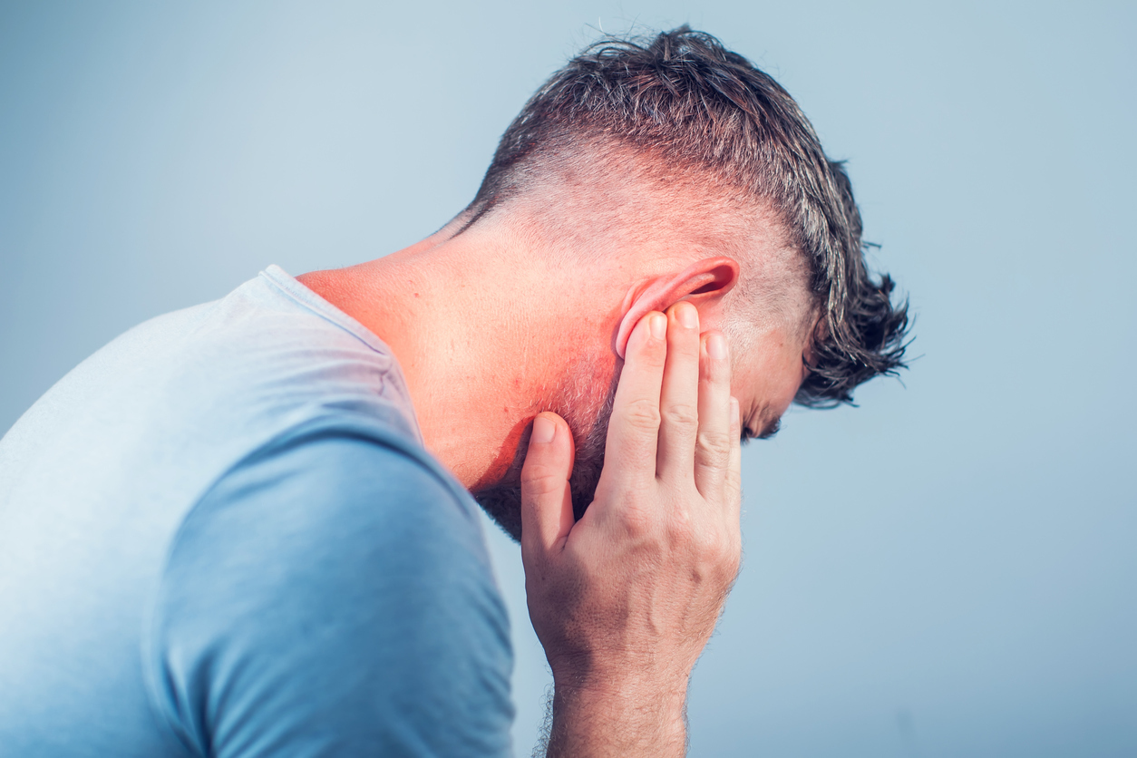 Πόνος στο αυτί: Τι τον προκαλεί και πώς αντιμετωπίζεται