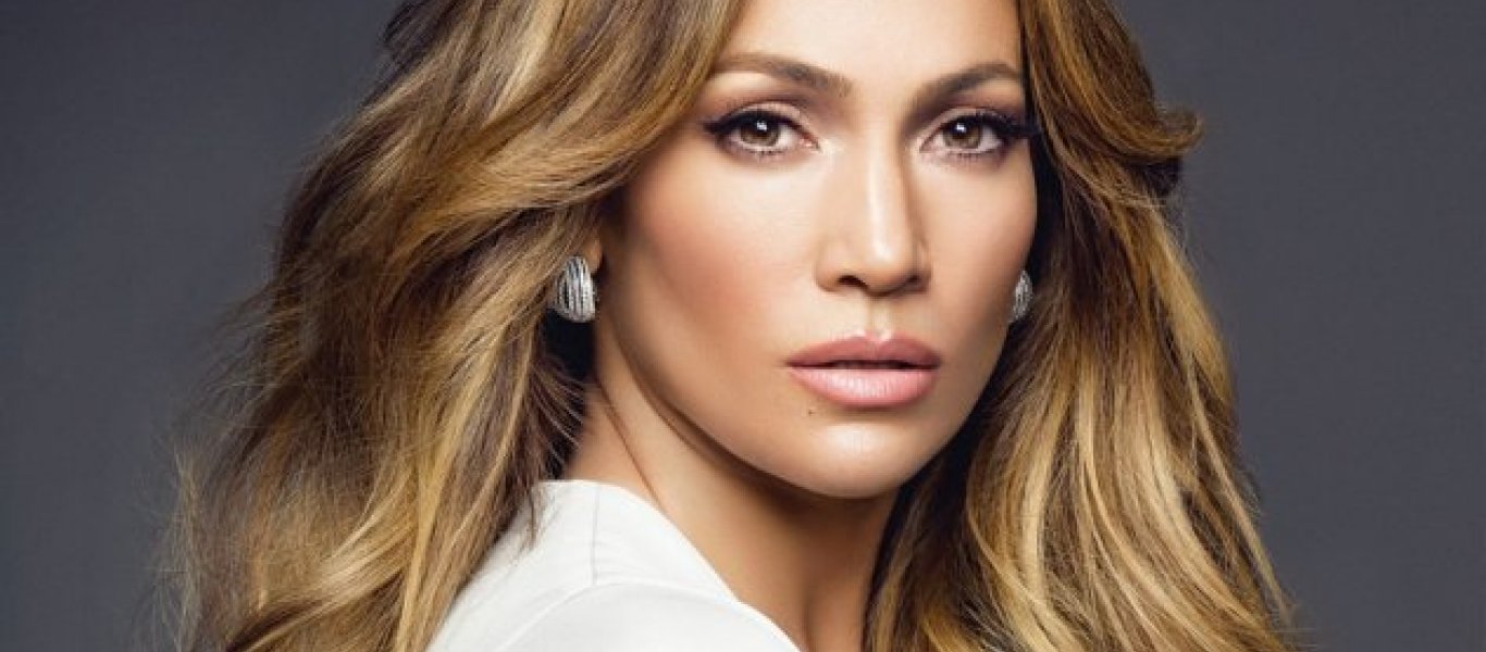 Η Jennifer Lopez είναι πιο «καυτή» από ποτέ – «Κολάζει» Θεούς και δαίμονες (φώτο)