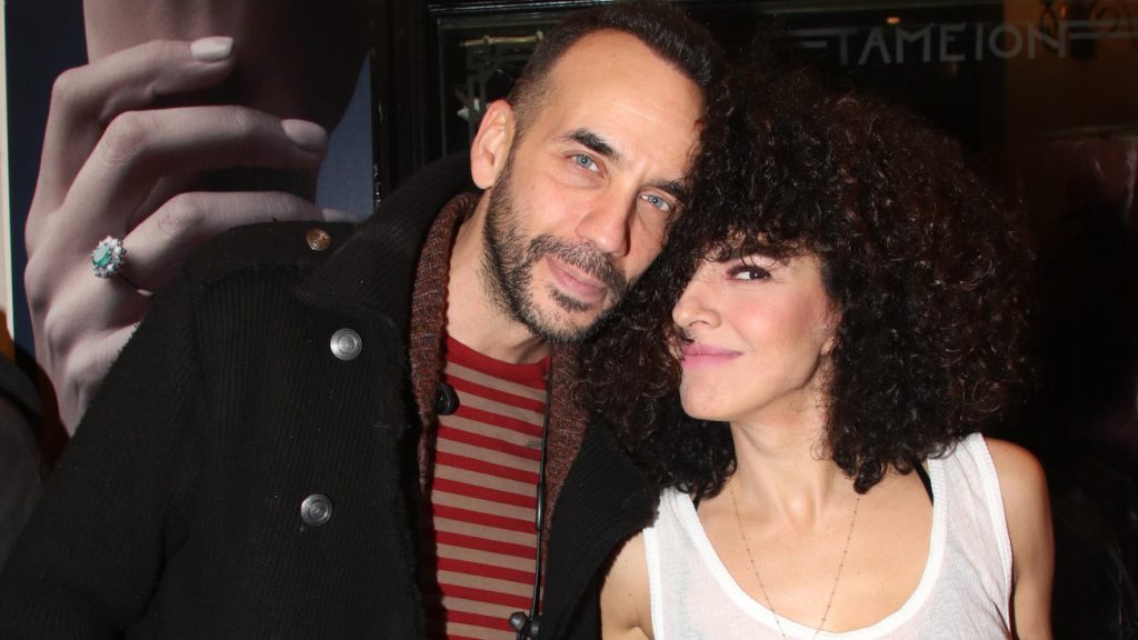 «Τίτλοι τέλους» για Πάνο Μουζουράκη και Μαρία Σολωμού – Ξανά ερωτευμένος ο τραγουδιστής (βίντεο)