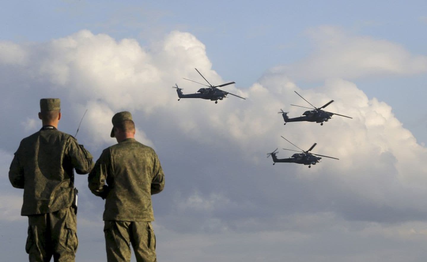 Ρωσικά ελικόπτερα προσγειώνονται σε αμερικανική βάση στην Συρία: «Αλλαγή φρουράς» στην Μέση Ανατολή