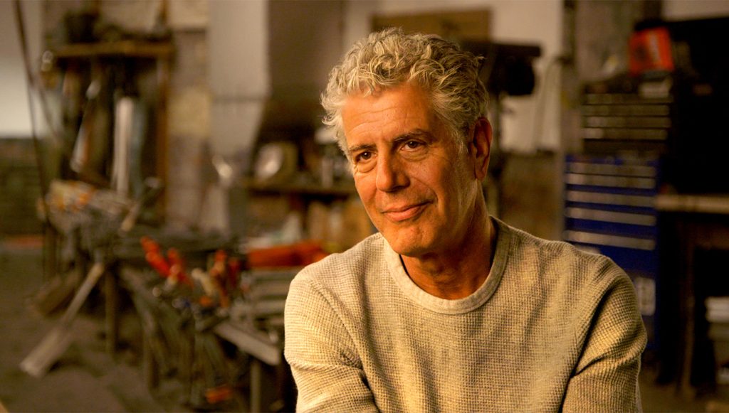 Άντονι Μπουρντέν: Γιατί βγαίνουν σε δημοπρασία τα προσωπικά του αντικείμενα (φωτό)