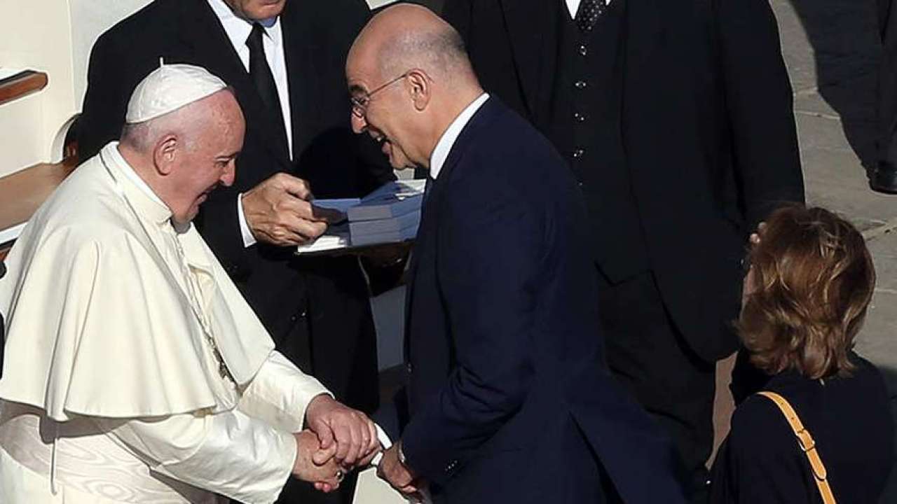 Συνάντηση N.Δένδια – Πάπα Φραγκίσκου στο Βατικανό σε εγκάρδιο κλίμα (φωτό)
