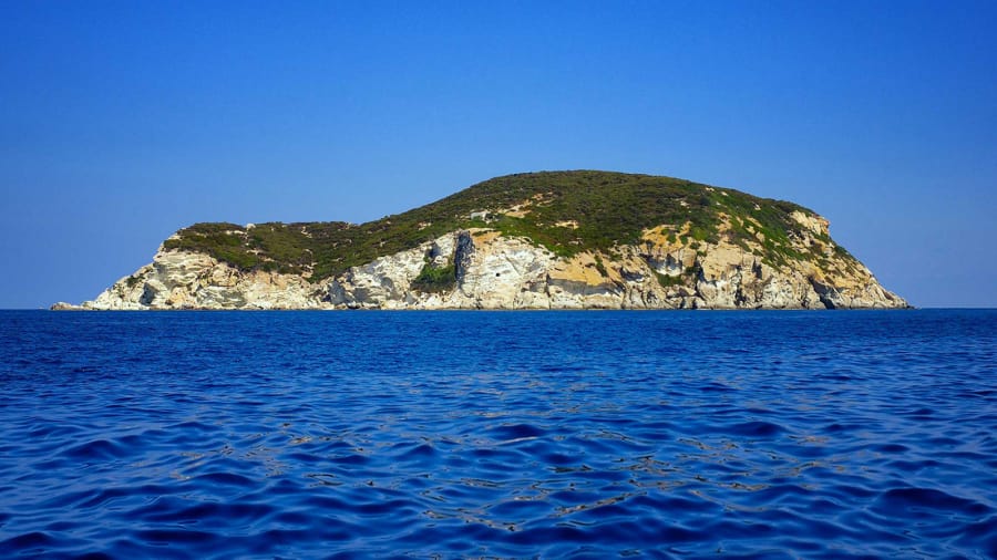 Αυτό είναι το νησί «των οpγίων και των φόνων» της ιταλικής αριστοκρατίας (φώτο)