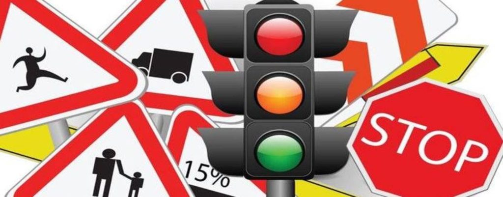 Νέος ΚΟΚ: «Τσουχτερά» πρόστιμα στους παραβάτες – Χρήση κινητού – Πότε επιτρέπεται και τι ισχύει για το handsfree