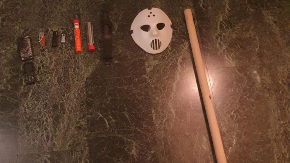 Ολόκληρο οπλοστάσιο βρέθηκε σε σπίτι άνδρα – Συμμετείχε στα επεισόδια στου Ρέντη (φωτο)