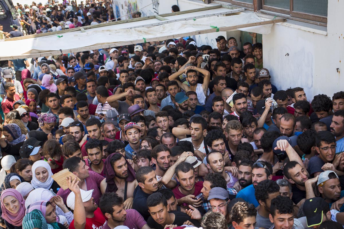 Μ.Χρυσοχοΐδης: Ιδιώτες γιατροί με πλαστά έγγραφα βάφτιζαν  «ευάλωτους» χιλιάδες παράνομους μετανάστες!