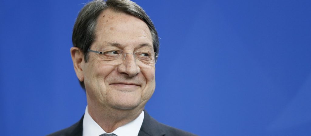 Πάλι ανοησίες λέει ο Ν.Αναστασιάδης: «Να αποκόψουμε τους ομφάλιους λώρους με τις Μητέρες Πατρίδες»