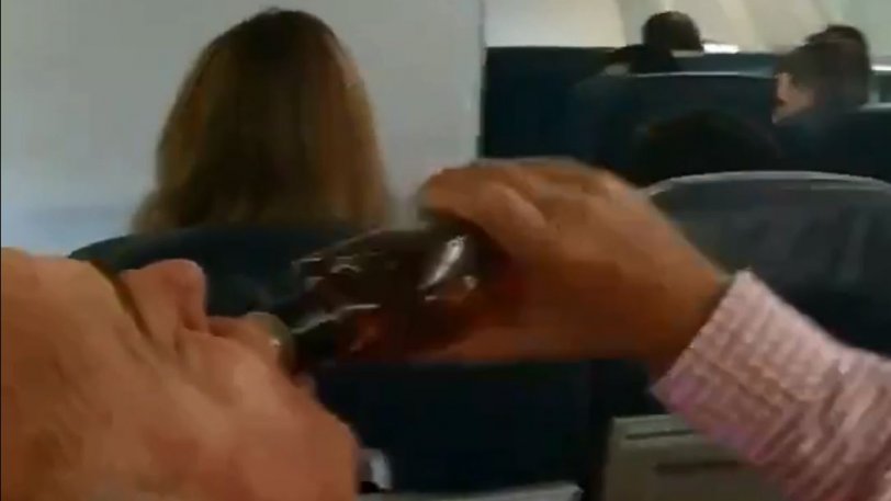 Έχετε αναρωτηθεί; – Πώς αντιδρούν οι επιβάτες ενός αεροπλάνου την ώρα που πέφτει; (βίντεο)