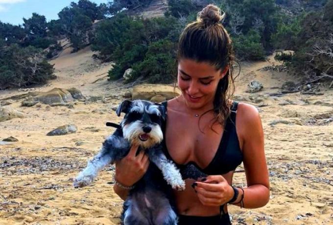 Είναι να… χαζεύεις με την πιο εντυπωσιακή κτηνίατρο της Ελλάδας (φωτο)