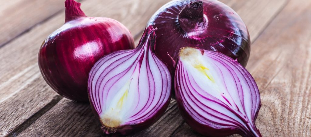 Να γιατί πρέπει να βάζετε κρεμμύδια στις κάλτσες σας πριν πάτε για ύπνο