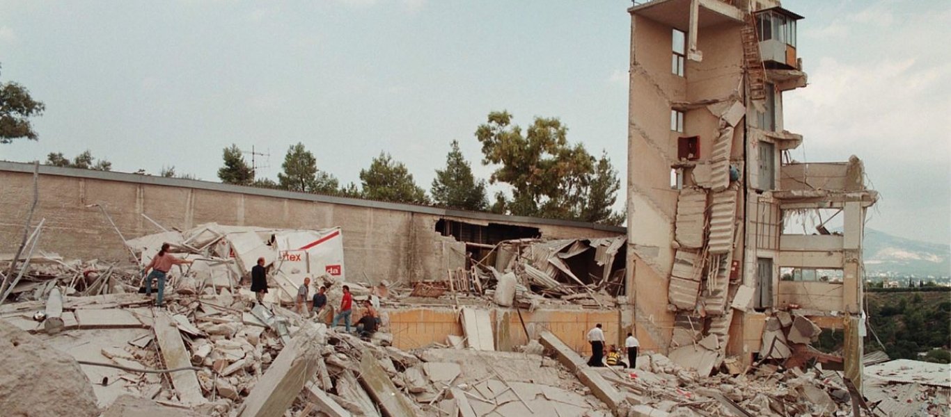«Απόλλων»: Το ξενοδοχείο σύμβολο του Λουτρακίου που εξαφανίστηκε στον σεισμό του ’81 (φωτό)