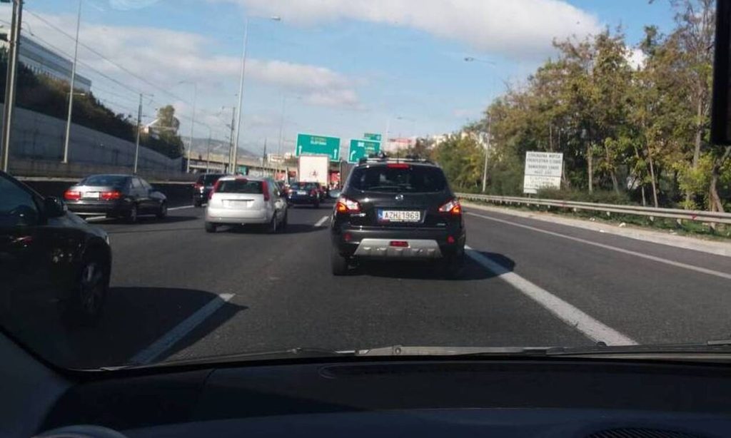 Τροχαίο ατύχημα στην Αττική Οδό – Ουρές χιλιομέτρων