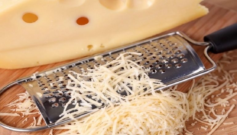 Πώς καθαρίζουμε εύκολα τον τρίφτη;