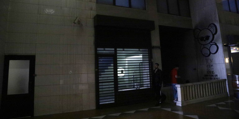 H φωτιά στο νυχτερινό μαγαζί ξεκίνησε από γραφείο